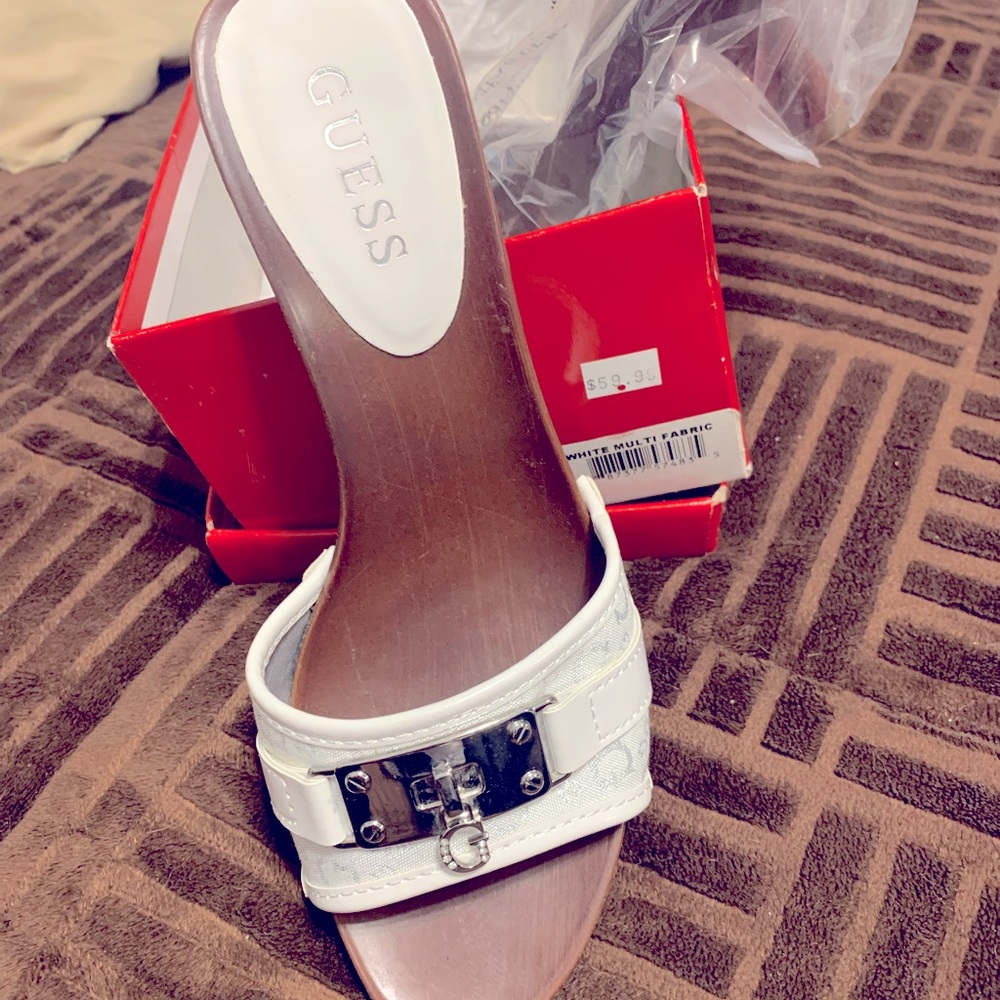 Styling in Guess shoes